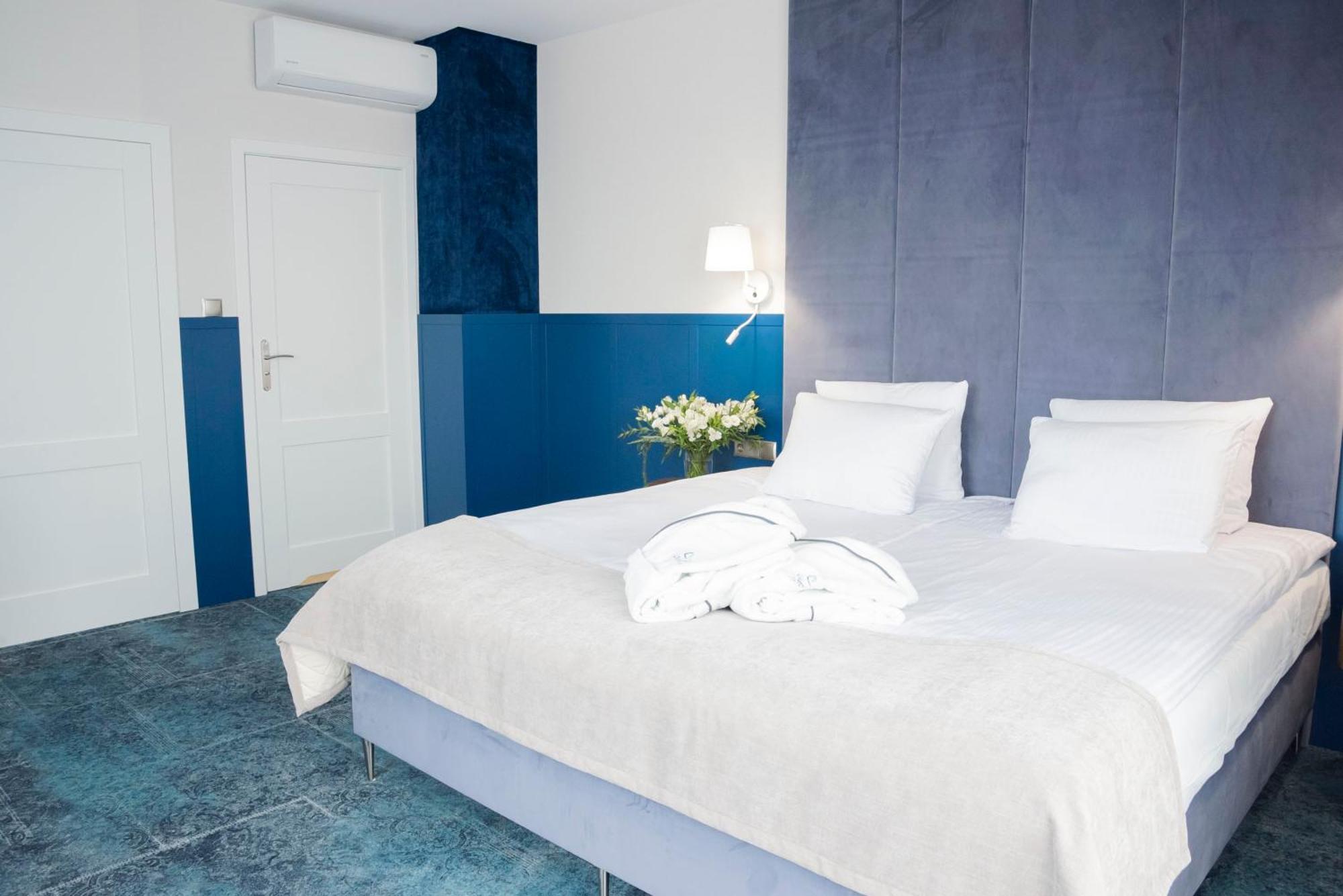 Hotel Szafir Jastrzębia Góra エクステリア 写真