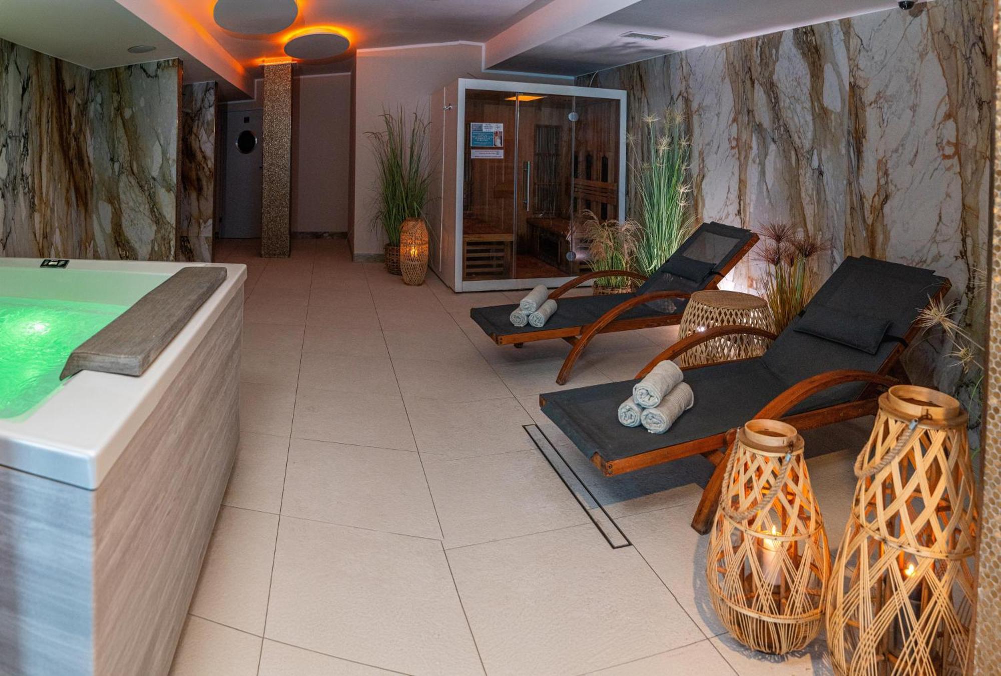 Hotel Szafir Jastrzębia Góra エクステリア 写真