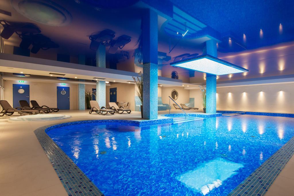 Hotel Szafir Jastrzębia Góra エクステリア 写真