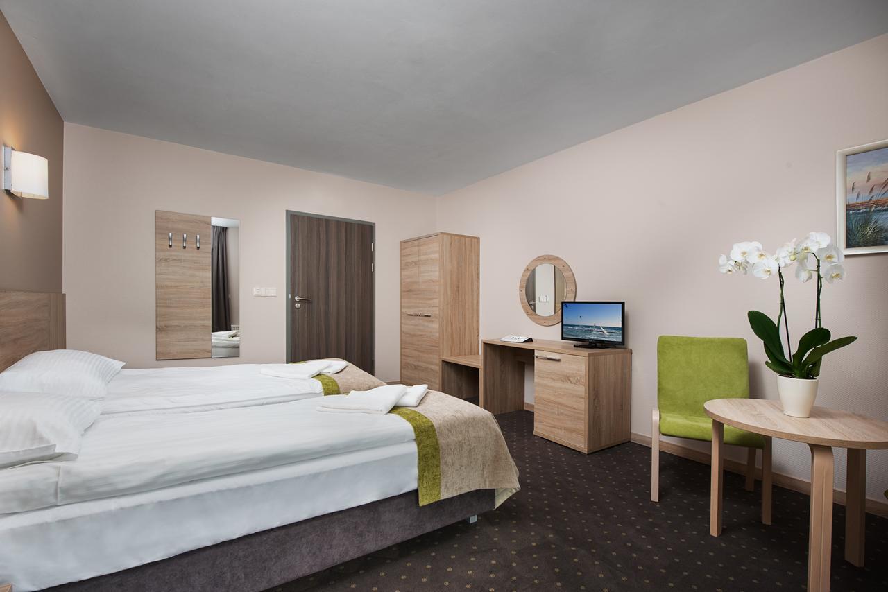 Hotel Szafir Jastrzębia Góra エクステリア 写真