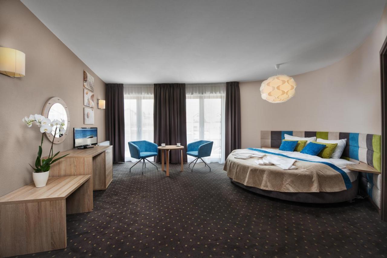Hotel Szafir Jastrzębia Góra エクステリア 写真